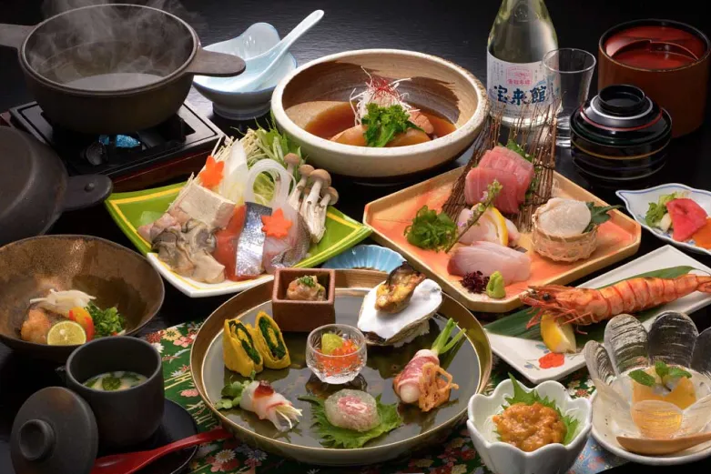 三陸の海の幸をふんだんに使った、バラエティ豊かな会席料理